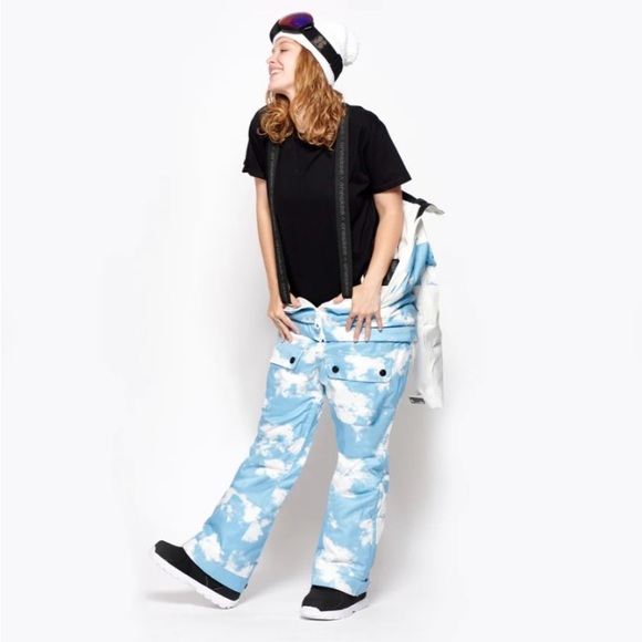 ONESKEE WOMEN’S ACCLIMATE SNOW SUIT WHITE/BLUE SKY - 3 - Picture 5 of 9